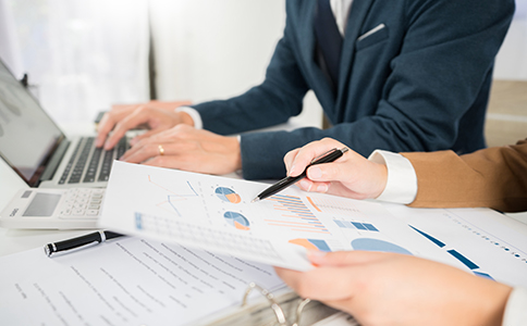 ?？诠咀?cè)辦理價(jià)格與影響因素