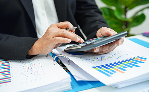 ?？诔霭嫖锝?jīng)營許可證的辦理流程