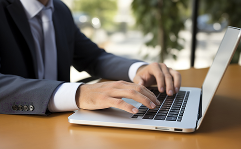 ??谧N公司的程序 ??谧N公司的程序