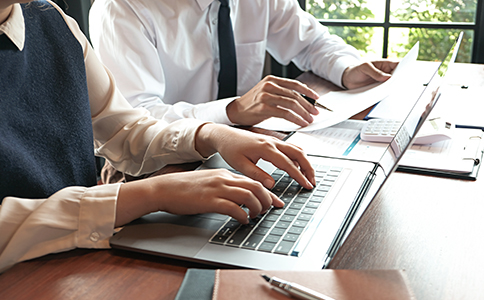 ?？谧?cè)獵頭公司的常見問題