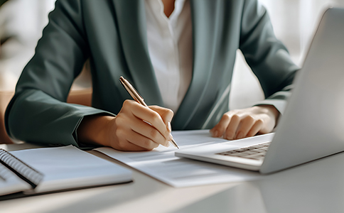 如何選擇靠譜的?？谔摂M地址服務(wù)商