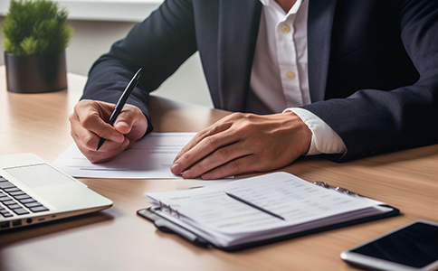 ?？诩瘓F(tuán)公司成立的基本條件