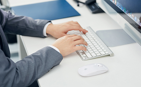 ?？谧?cè)科技公司的基本要求