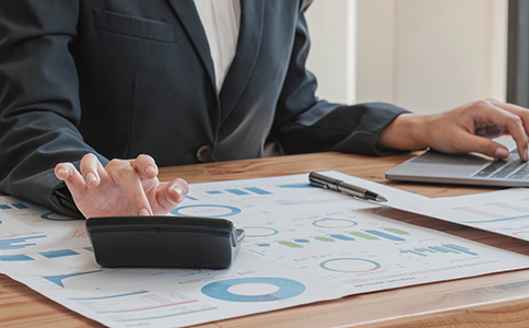 ?？谝蝗擞邢薰咀?cè)流程