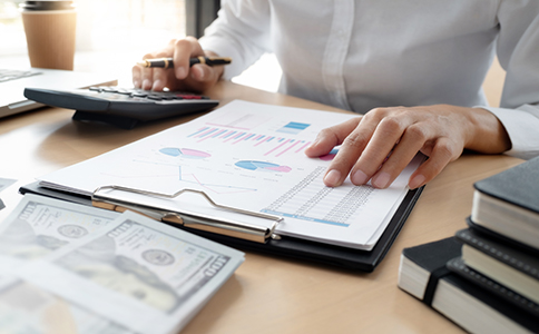 ?？谝话阕?cè)公司的基本流程