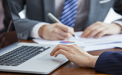 ?？诠痉ㄈ俗兏M(fèi)用