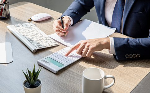 ?？谌肆Y源許可證