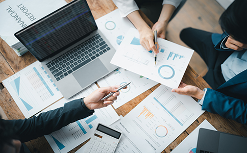 ?？谧?cè)化妝品公司