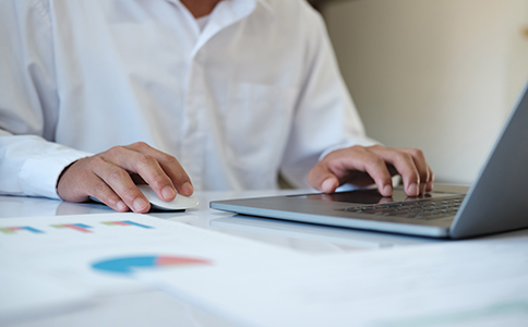 ?？谧再Y金變更