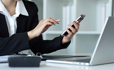 ?？谧员０卜?wù)公司條件