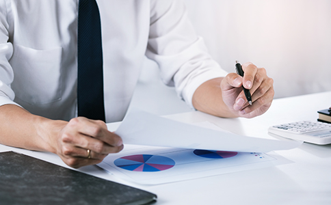 ?？诒嵐咀?cè)費(fèi)用