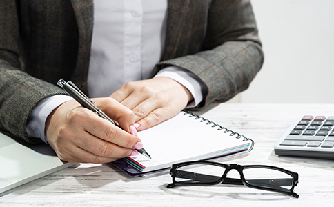 ?？谖幕瘋髅焦咀缘莫?dú)特紅利