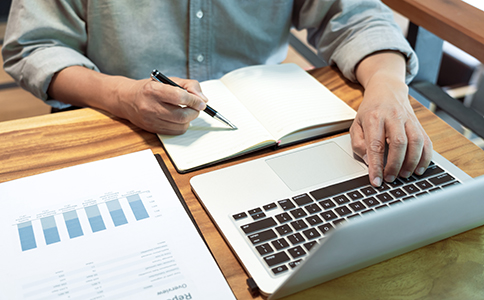 ?？谧允称饭镜幕静襟E