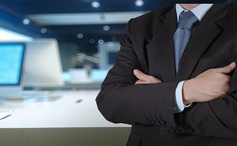 影響?？诖碜怨緝r格的主要因素