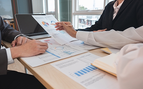 不同類型企業(yè)在?？诘淖兏⒁馐马?xiàng)